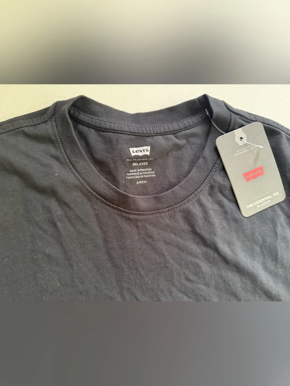 NWT Levi's Men's Black Crewneck Short Sleeve Tee